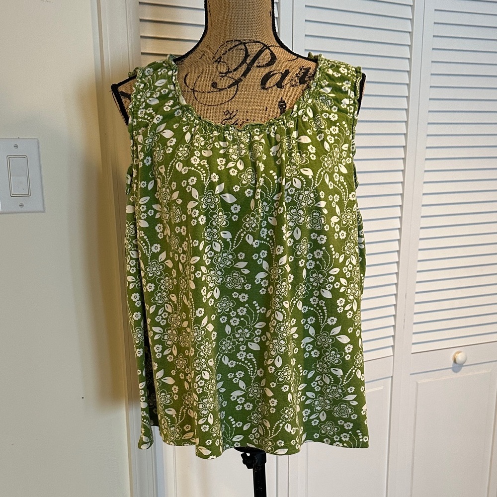Green & White Floral Sleeveless Top